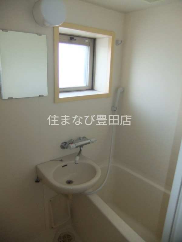 バス・シャワールーム　同型別部屋写真