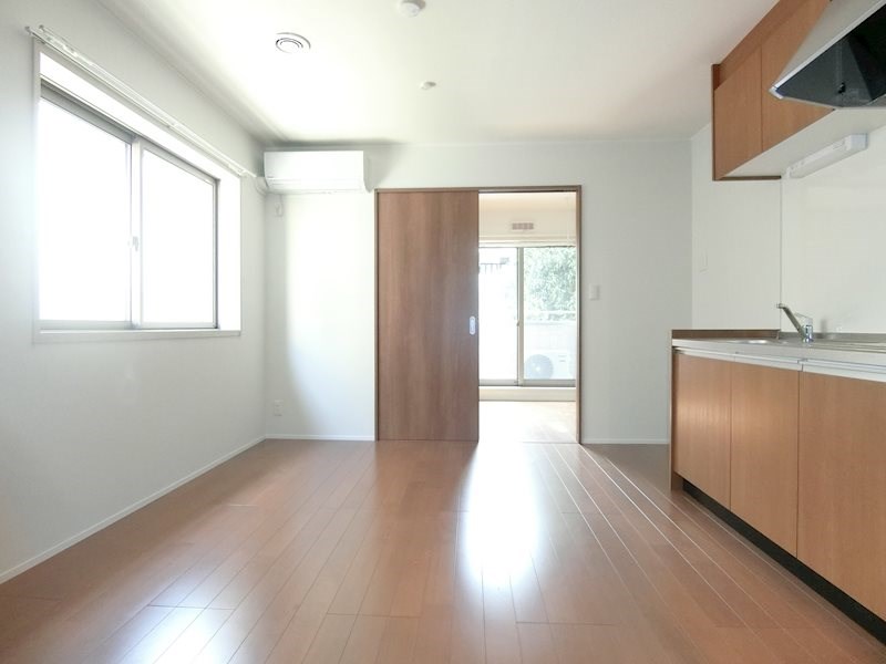 居室・リビング　※別部屋の写真です