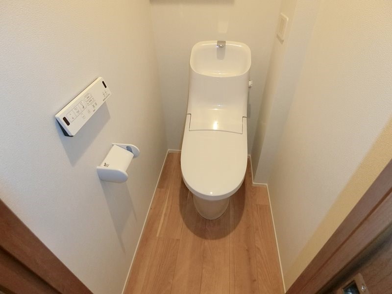 トイレ　※別部屋の写真です