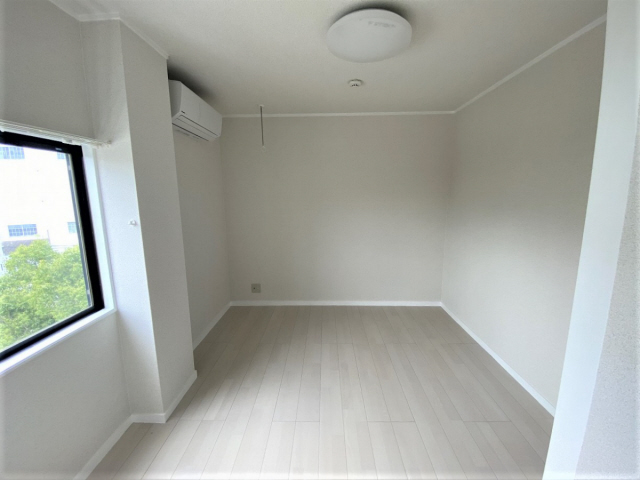 居室・リビング　この写真は同マンションの他のお部屋のものです