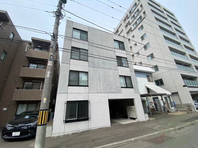 建物外観　札幌市中央区北二条西「ライフジュエル美術館前」