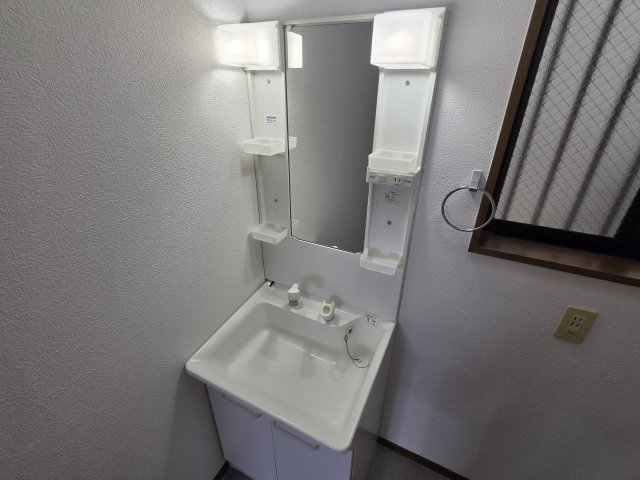 洗面設備　使いやすい洗面所です