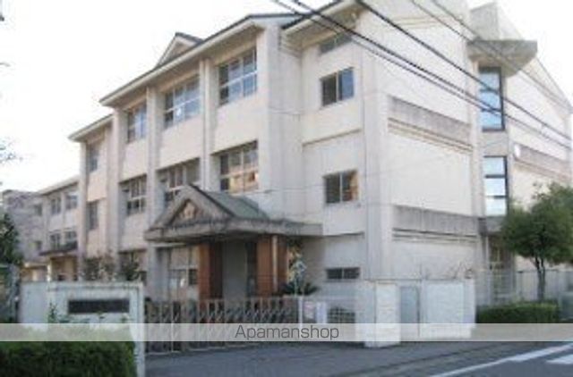 中学校　大分市立南大分中学校（中学校）まで504m