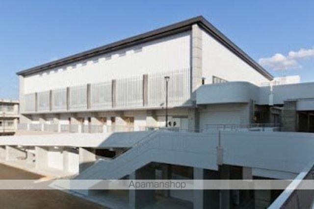 小学校　南大分小学校（小学校）まで652m