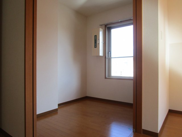その他　DEN