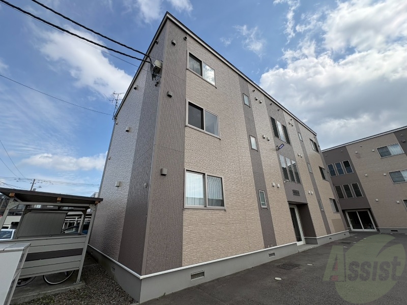 建物外観　札幌市北区北３３条西「ルミエール」