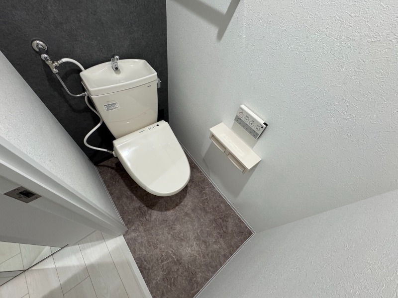 トイレ　シャワートイレになっているので快適です！