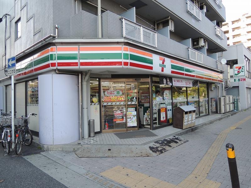 コンビニ　セブンイレブン（コンビニ）まで211m