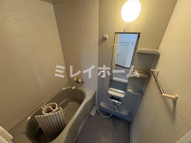 バス・シャワールーム　同建物内、別のお部屋の参考写真になります。