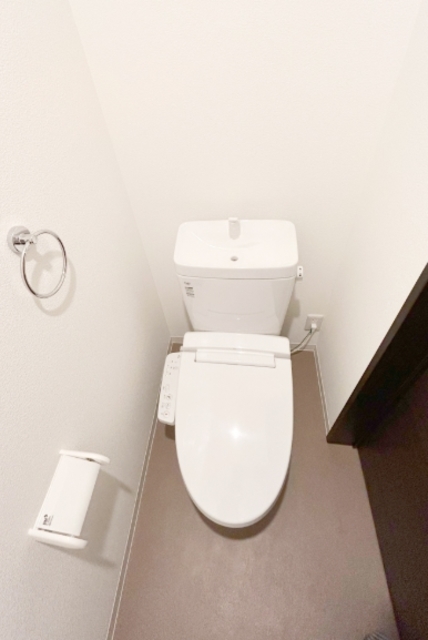 トイレ　同施工メーカー参考写真