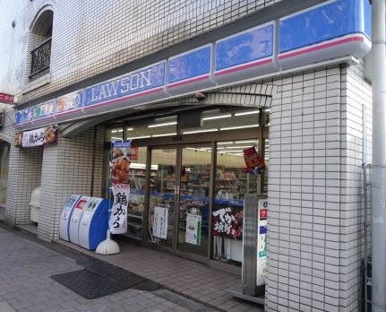 コンビニ　ローソン百人町二丁目店（コンビニ）まで181m
