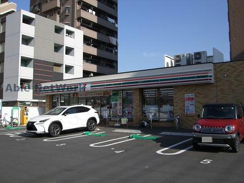 コンビニ　セブンイレブン春日井中央通店（コンビニ）まで406m