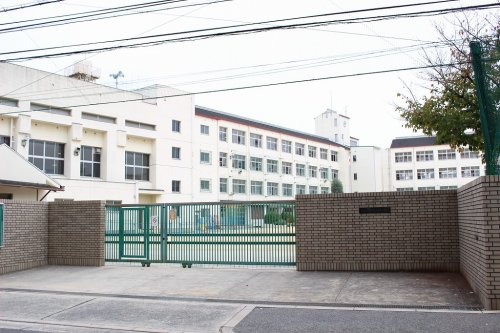 小学校　大阪市立豊里南小学校（小学校）まで596m