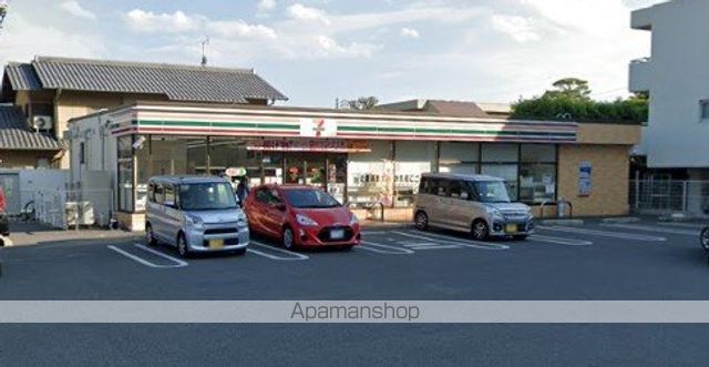 コンビニ　セブンイレブン（コンビニ）まで1307m