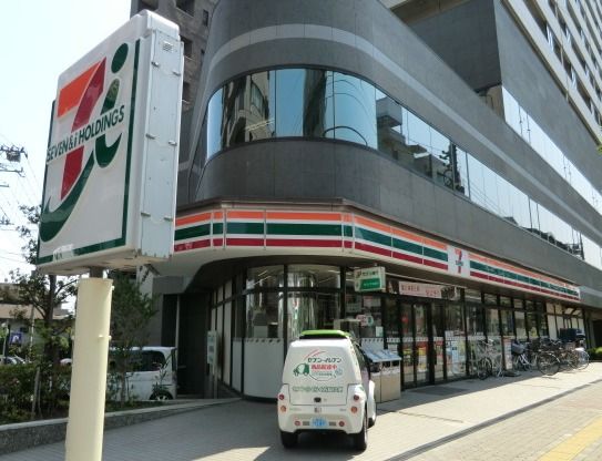 コンビニ　セブンイレブン（コンビニ）まで43m