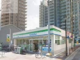 コンビニ　ファミリーマート今里駅前店（コンビニ）まで303m