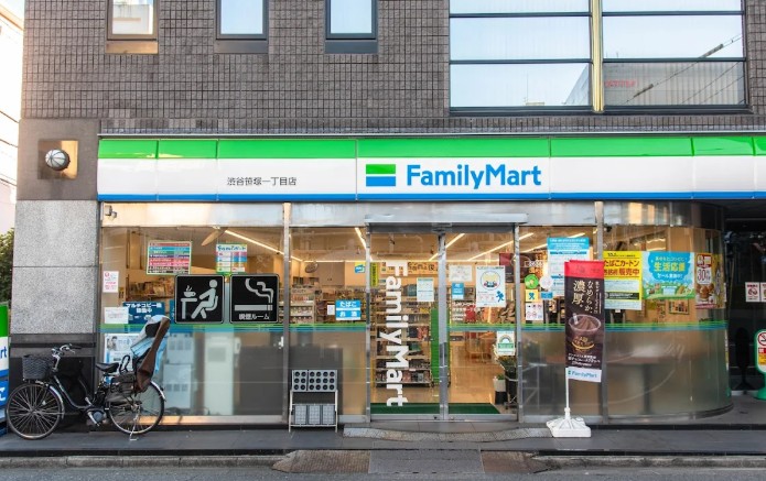 コンビニ　ファミリーマート 渋谷笹塚一丁目店（コンビニ）まで288m