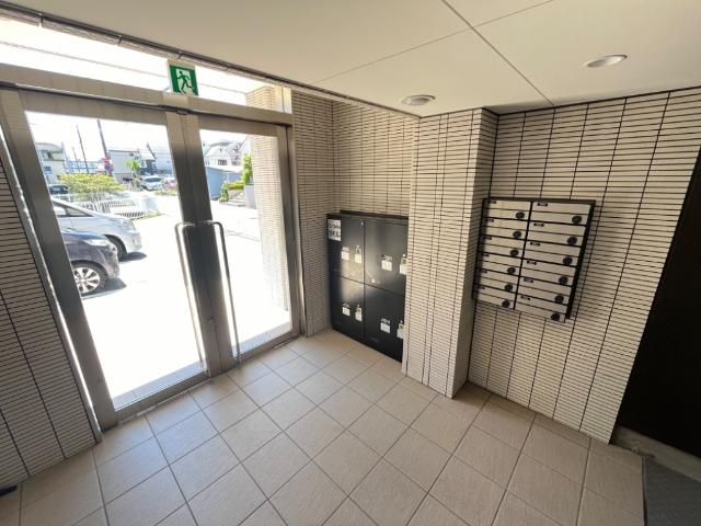 エントランス　外観写真（昼）