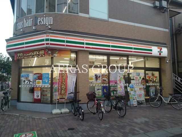 コンビニ　セブン-イレブン 足立竹ノ塚駅東店（コンビニ）まで440m