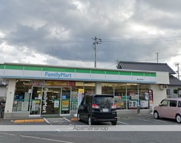 コンビニ　ファミリーマート福山山手町店（コンビニ）まで800m