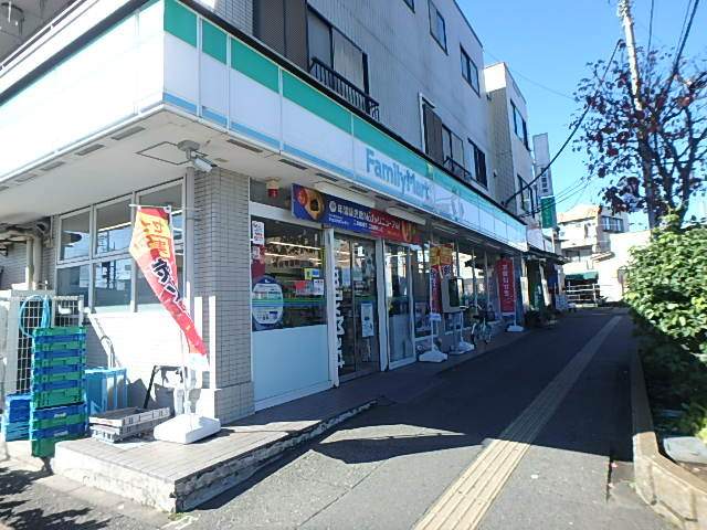 コンビニ　ファミリーマート（コンビニ）まで307m