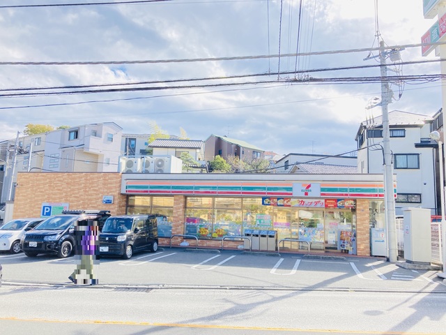 コンビニ　セブンイレブン横浜別所3丁目店（コンビニ）まで443m