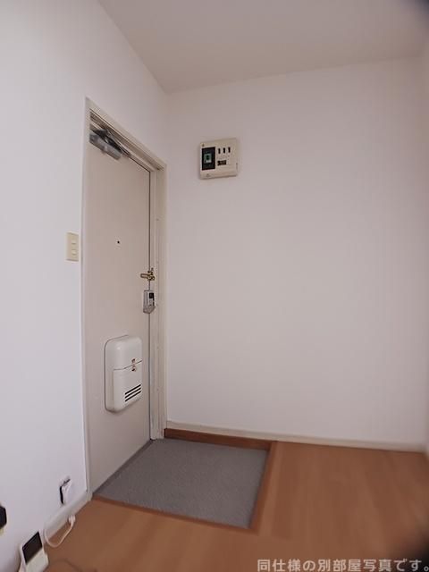 ハイツ野崎Aの玄関写真