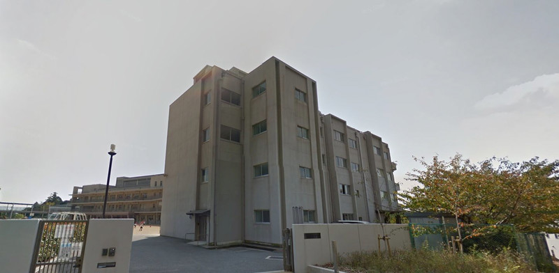 小学校　長尾小学校（小学校）まで672m