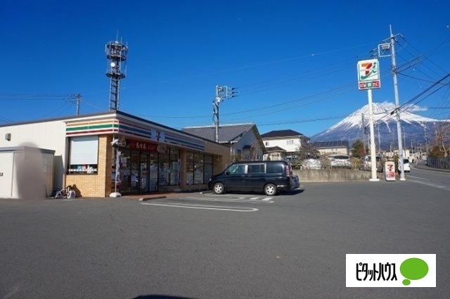 コンビニ　セブンイレブン富士宮橋戸店（コンビニ）まで174m