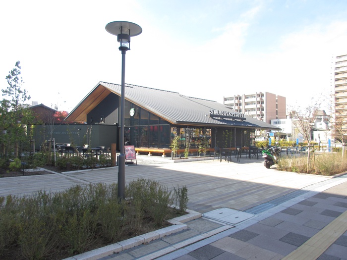 飲食店　スターバックスコーヒー（飲食店）まで700m