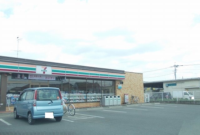 コンビニ　セブンイレブン（コンビニ）まで800m