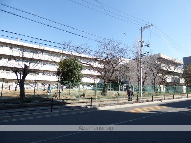 中学校　吹田市立豊津西中学校（中学校）まで375m