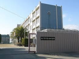 中学校　神戸市立友が丘中学校（中学校）まで1535m