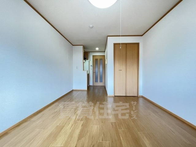 サンライズ栄和の居間写真