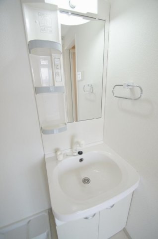 洗面設備　使いやすい洗面所です