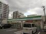 コンビニ　ファミリーマート／小倉三萩野店（コンビニ）まで137m