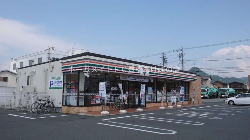 コンビニ　セブンイレブン豊橋東森岡1丁目店（コンビニ）まで578m