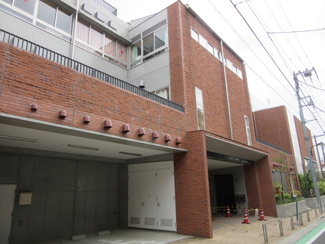小学校　豊島区立池袋第三小学校（小学校）まで359m