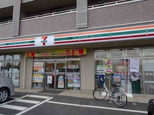 コンビニ　セブンイレブン東深井店（コンビニ）まで550m