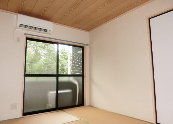 その他部屋・スペース　南側の和室です。エアコン・ＬＥＤ設置済みです。