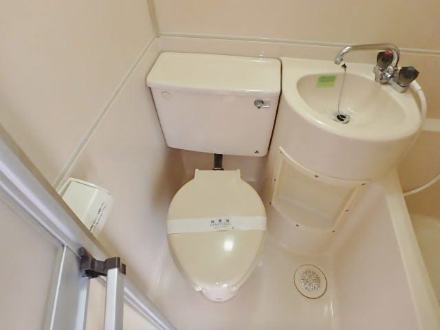 トイレ　別部屋の写真です