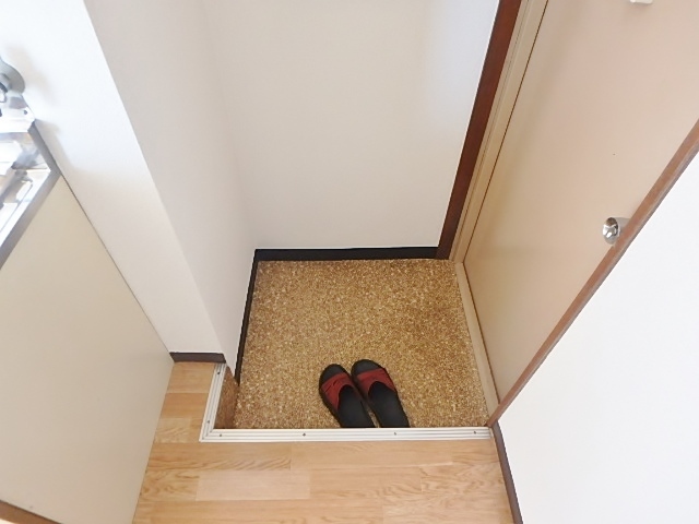 玄関　別部屋の写真です