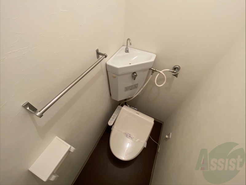 トイレ　こちらはトイレです。清潔感があり、安心して使用できます。