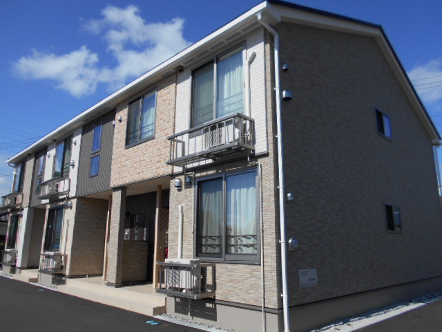 建物外観　サンルーム・玄関側を南東方向より撮影