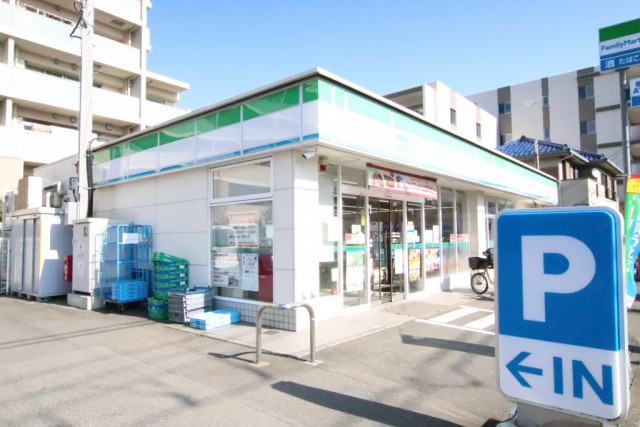コンビニ　ファミリーマート　八王子子安町店（コンビニ）まで180m