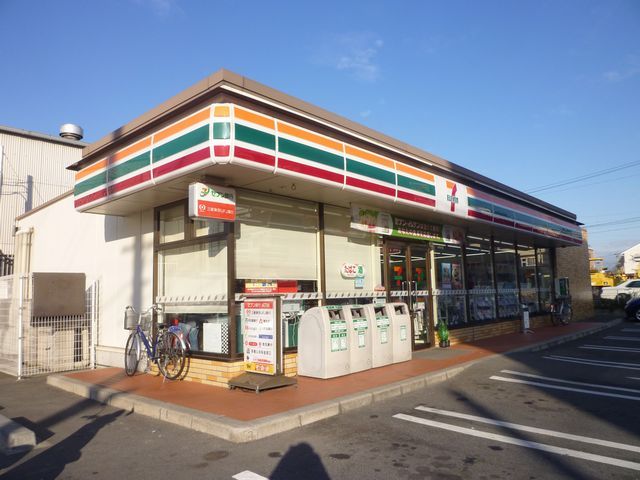 コンビニ　セブンイレブン（コンビニ）まで270m