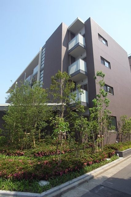 建物外観　４階建ての賃貸マンション
