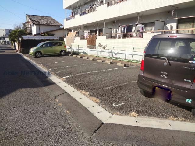 駐車場　駐車場