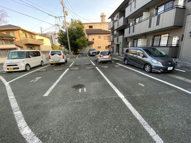 駐車場　駐車場