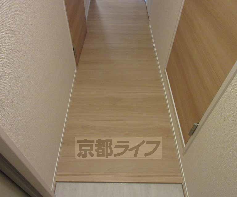 その他部屋・スペース　幅員の広い廊下です